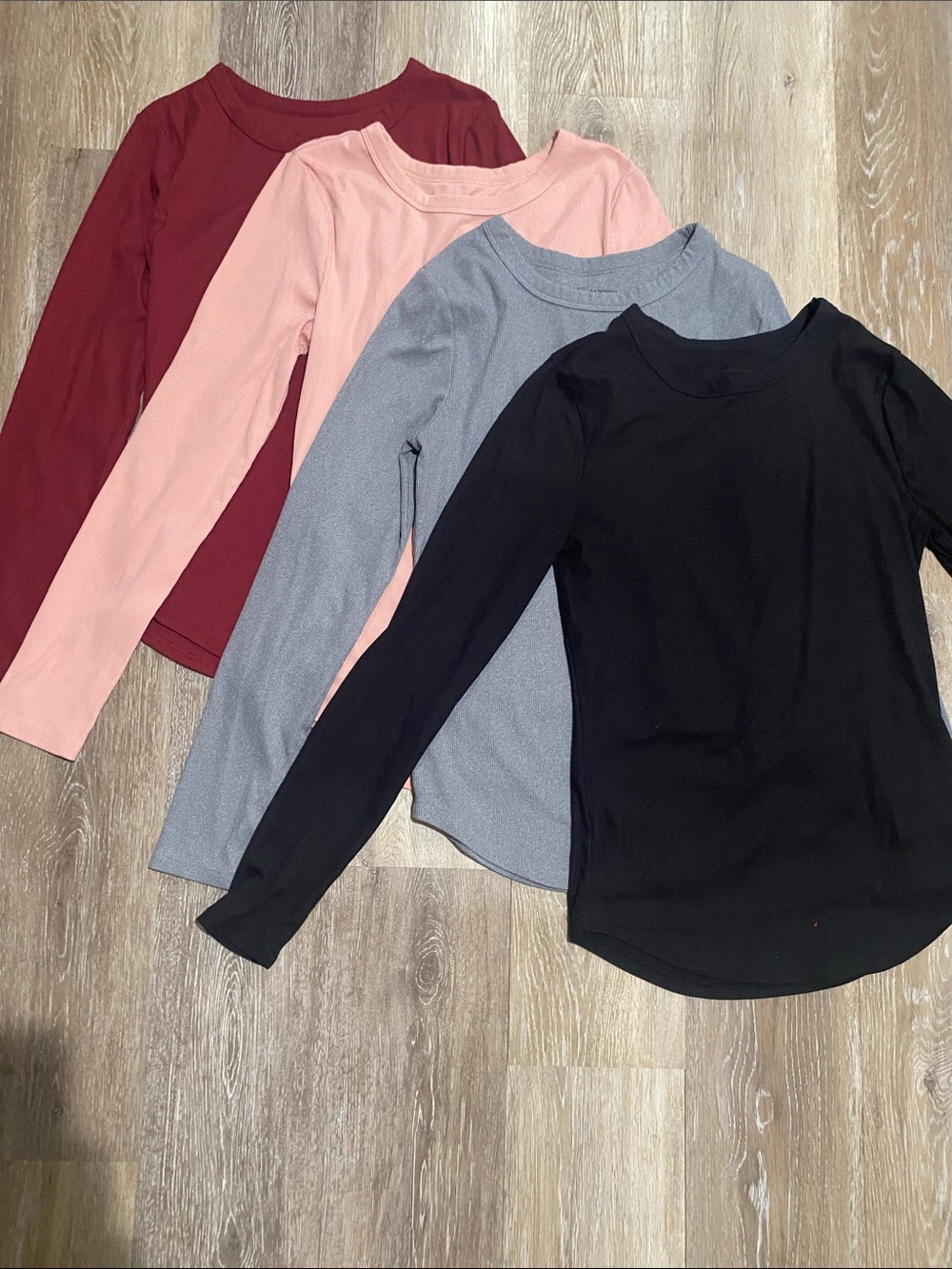 No boundaries crew rib long sleeve tee